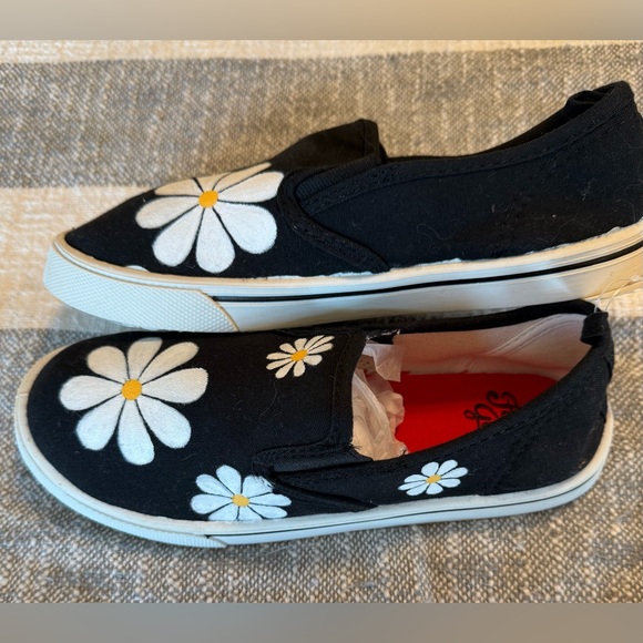 Daisy Hand Painted Girls SZ 4 Slip On Sneakers Art to Wear One of a Kind New - Picture 6 of 9